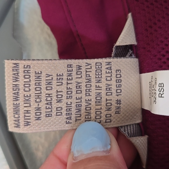 Duluth Trading Co Purple Button Down Shirt Size Medium - Picture 8 of 8